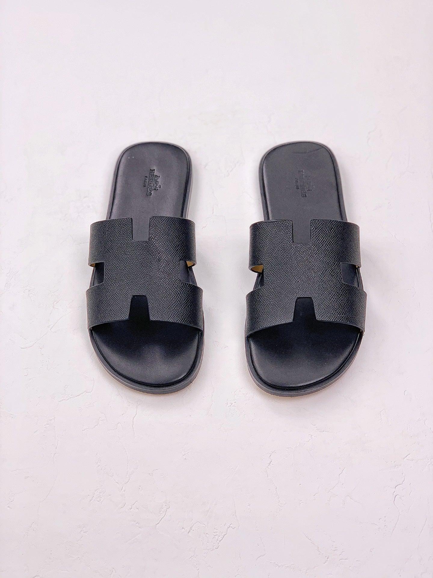 HERMES SLIPPERS *BLACK*