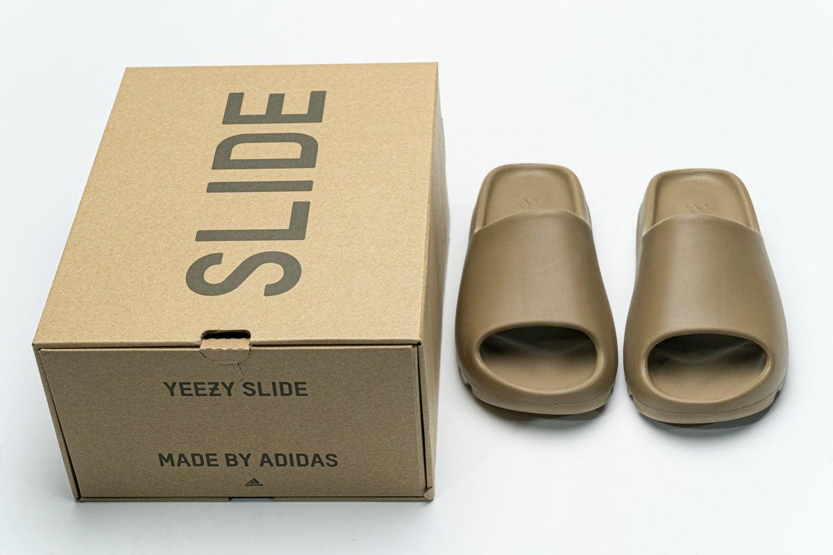 YEEZY SLIDE " CORE "